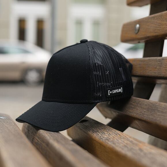 Kšiltovka Capslab Trucker Plain Black