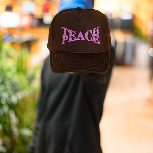 Kšiltovka Pink Dolphin TEACH PEACE HAT OH2206TPBR BROWN