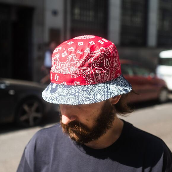 Klobouk New Era Paisley Bucket Scarlet