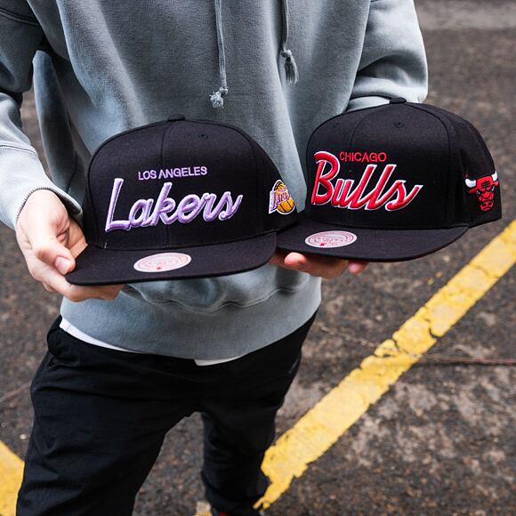 Kšiltovka Mitchell & Ness Chicago Bulls Foundation Script 2 Snapback Bulls Black