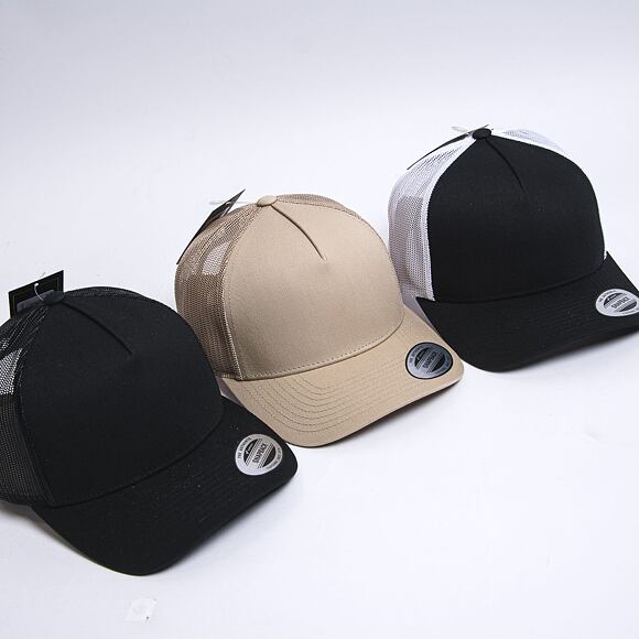 Kšiltovka Yupoong 5-Panel Retro Trucker 2-Tone Cap Black / White