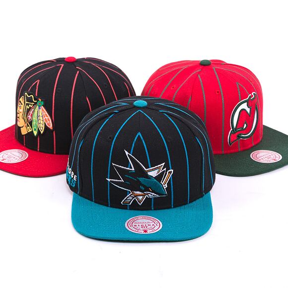 Kšiltovka Mitchell & Ness NHL TEAM PIN SNAPBACK SHARKS Black