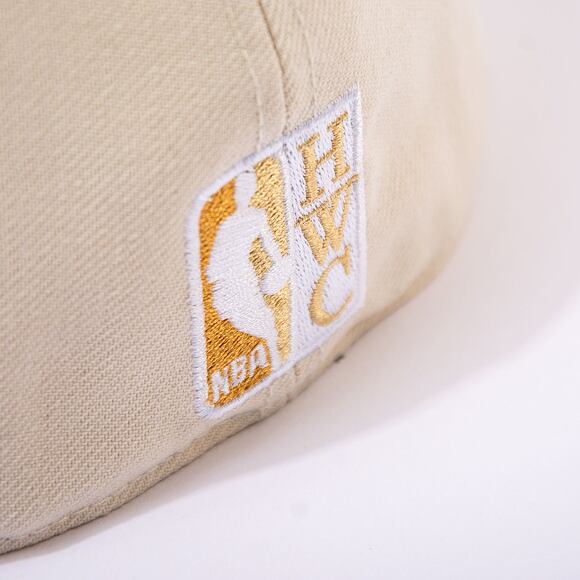 Kšiltovka Mitchell & Ness NBA Milwaukee Bucks Sandman Fitted HWC off white