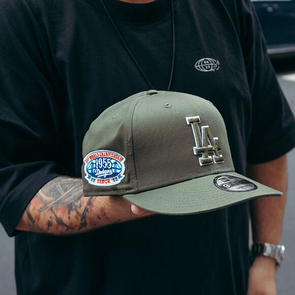 Kšiltovka New Era 9FIFTY MLB Side Patch Script Los Angeles Dodgers Olive / Dark Green