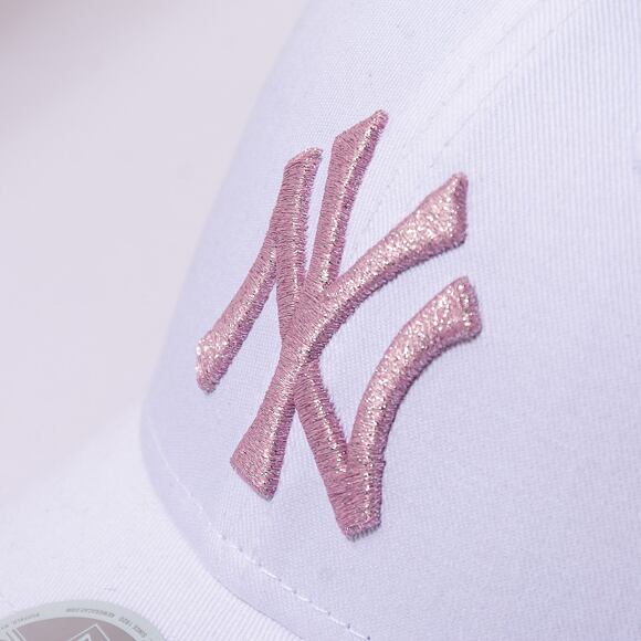 Dámská kšiltovka New Era 9FORTY Womens MLB Metallic Logo New York Yankees White