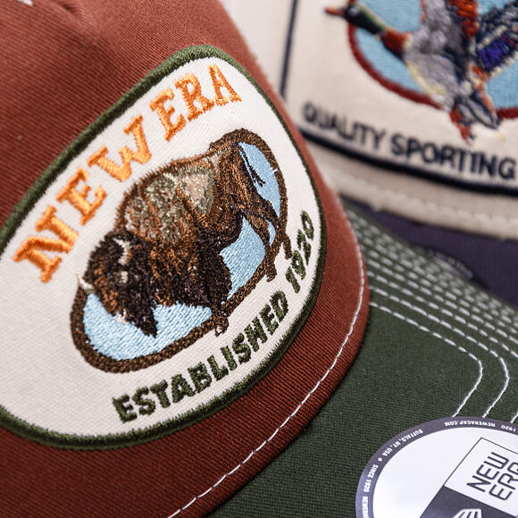 Kšiltovka New Era - Animal Oval Patch 9FORTY Trucker - Dark Seaweed / Auburn