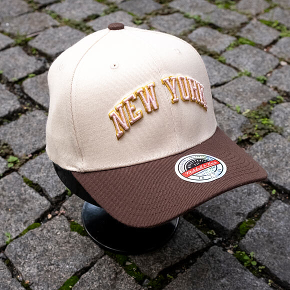 Kšiltovka Mitchell & Ness - Blush Sand Classic Red - New York Knicks - Sand/Brown
