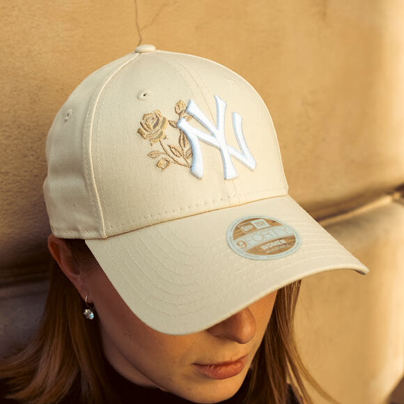 Dámská Kšiltovka New Era - MLB Roses 9FORTY - NY Yankees - Cream