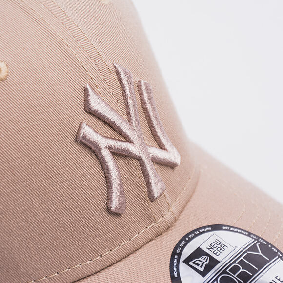 Kšiltovka New Era - MLB Essential 9FORTY - NY Yankees - Light Brown