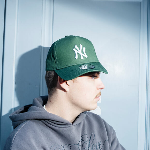 Kšiltovka New Era - MLB Essential 9FORTY A-Frame - NY Yankees - Cilantro Green