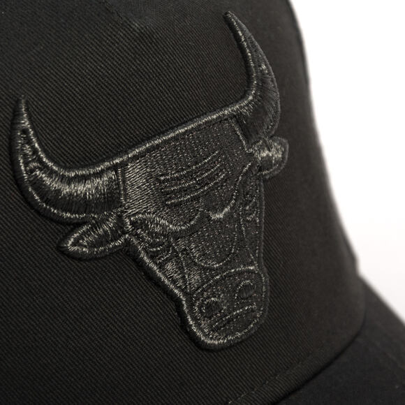 Kšiltovka New Era - NBA Metallic 9FORTY A-Frame - Chicago Bulls - Graphite