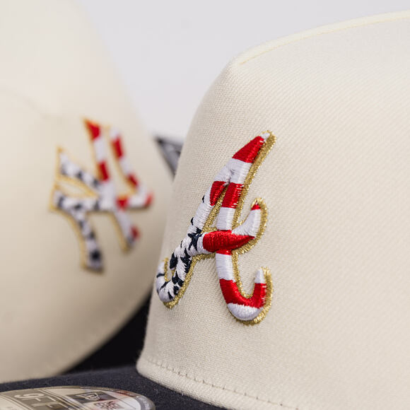 Kšiltovka New Era - MLB "American Flag" 9FIFTY - Atlanta Braves - Chrome White