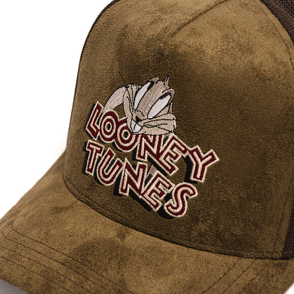 Kšiltovka Capslab - Looney Tunes Trucker - Bugs Bunny Logo Peek Suede - Olive / Brown