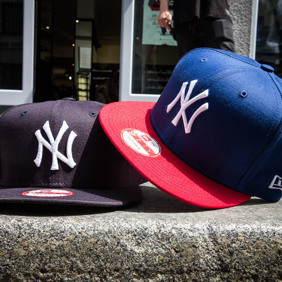 Kšiltovka New Era 9FIFTY Cotton Block New York Yankees Snapback Light Royal / Scarlet