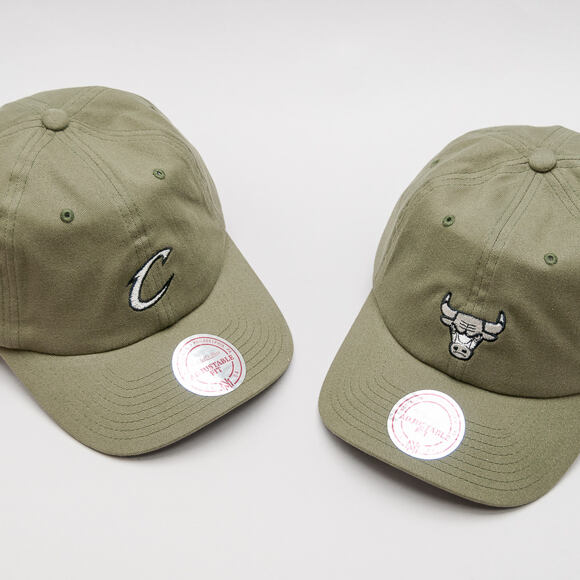 Kšiltovka Mitchell & Ness Morbido Slouch Chicago Bulls Khaki Strapback