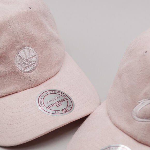 Kšiltovka Mitchell & Ness Micro Suede Slouch Golden State Warriors Light Pink Strapback