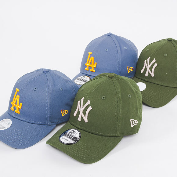 Kšiltovka New Era Essential League New York Yankees 9FORTY Rifle Green/Satin Strapback