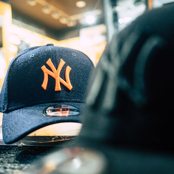 Kšiltovka New Era 9FORTY New York Yankees Melton Navy/Rust Orange