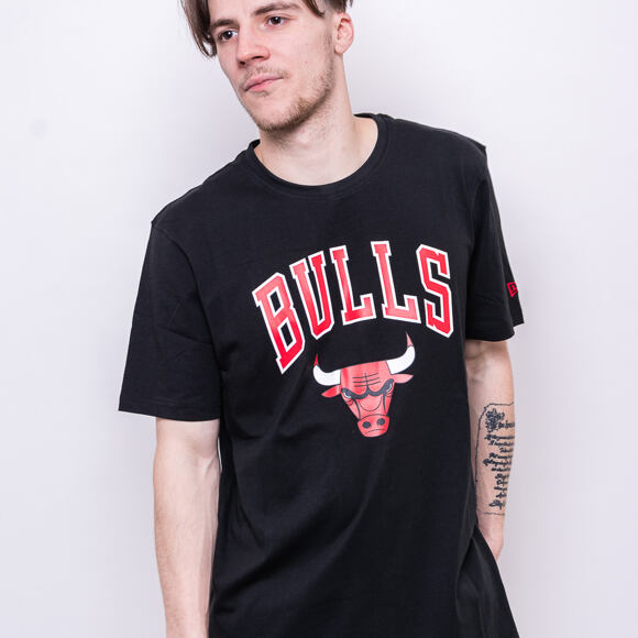 Triko New Era Essential Team Logo Tee Chicago Bulls Black