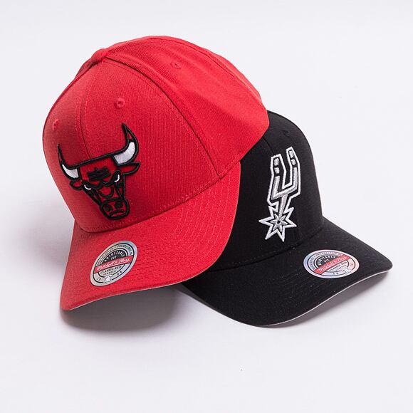 Kšiltovka Mitchell & Ness Team Ground Redline Chicago Bulls Red Snapback