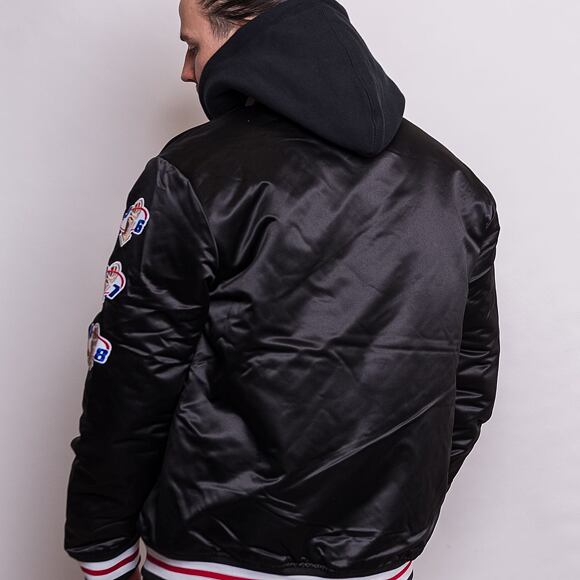 Bunda Mitchell & Ness Champ City Satin Jacket Chicago Bulls Black