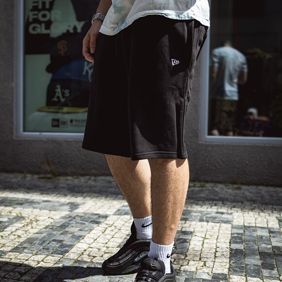 Kraťasy New Era Essential Shorts Black