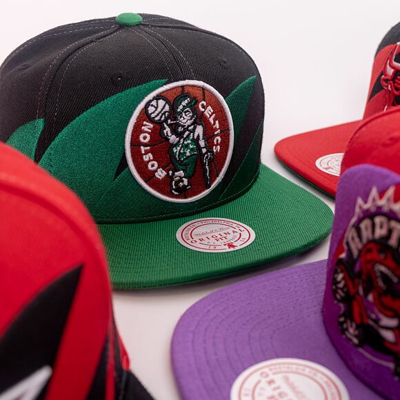 Kšiltovka Mitchell & Ness Sharktooth Snapback HWC Boston Celtics Black / Green