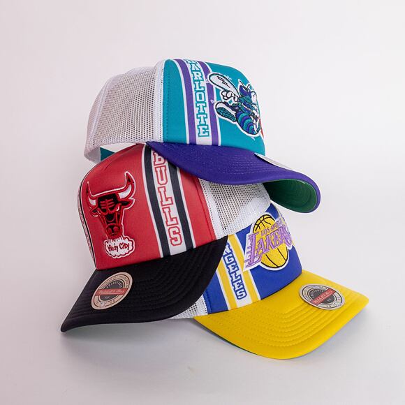 Kšiltovka Mitchell & Ness Chicago Bulls Retro Trucker Snapback HWC Red / Black