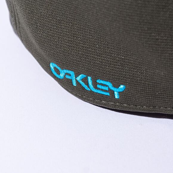 Kšiltovka Oakley 6 Panel Stretch Hat Embossed 912208-86L