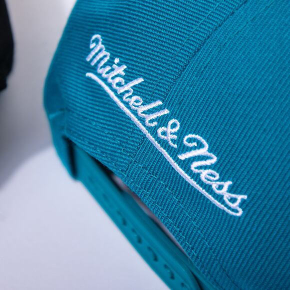 Kšiltovka Mitchell & Ness NBA Detroit Pistons Team Ground 2.0 Snapback teal