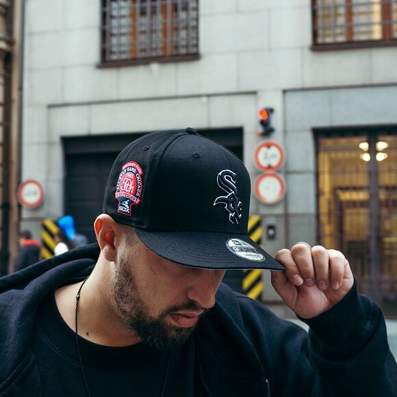 Kšiltovka New Era 9FIFTY MLB Side Patch Script Chicago White Sox Black / White