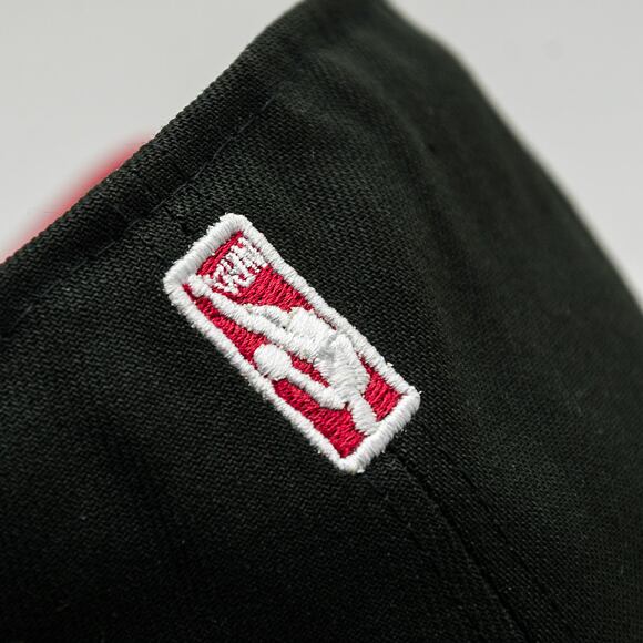Kšiltovka New Era 59FIFTY NBA Basic Miami Heat - Black / Red