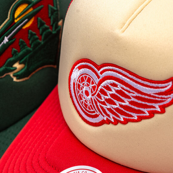 Kšiltovka Mitchell & Ness - NHL Vintage Block Trucker - Detroit Red Wings - Cream
