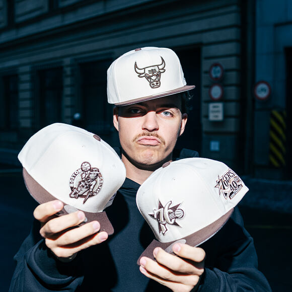 Kšiltovka Mitchell & Ness - NBA Fashion Basic 2T Snapback - Chicago Bulls - Cream