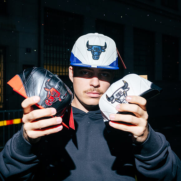 Kšiltovka Mitchell & Ness - NBA Day 12  Bulls - Chicago Bulls - White-Black