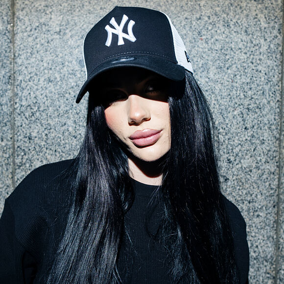 Kšiltovka New Era - MLB Clean Trucker 2 9FORTY Trucker - NY Yankees - Black / White