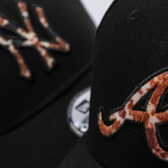 Kšiltovka New Era - Animal Pack 9FORTY MLB Faux Pony Cow Infill - Atlanta Braves