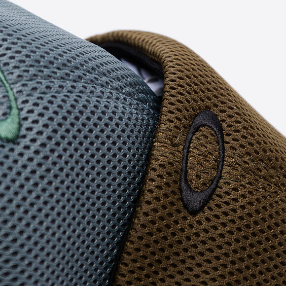 Kšiltovka Oakley - Oakley Ellipse Mesh Hat - Army Green
