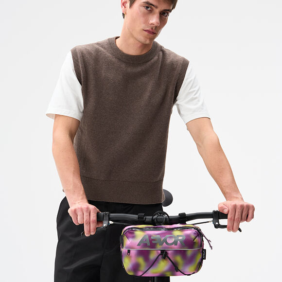 Taštička Přes Rameno Aevor Bar Bag - Proof Psychedelic Slush