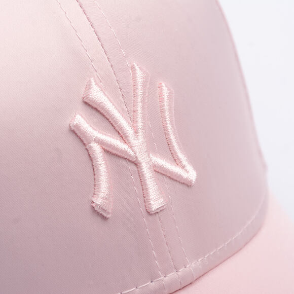 Dámská Kšiltovka New Era - MLB Satin 9FORTY - NY Yankees - Blush Pink