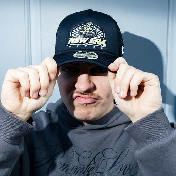 Kšiltovka New Era - Branded Graphic 9FORTY M-CROWN Trucker - Black