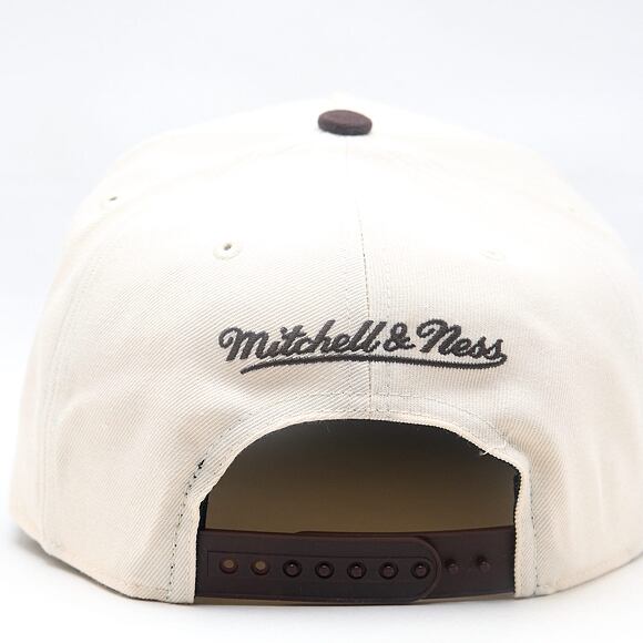 Kšiltovka Mitchell & Ness - NBA Brown And Cream Pro Snapback - Chicago Bulls - Cream