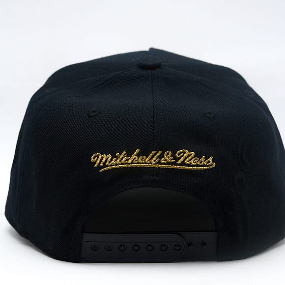 Kšiltovka Mitchell & Ness - NHL Black And Gold Pro Snapback - Chicago Blackhawks - Black