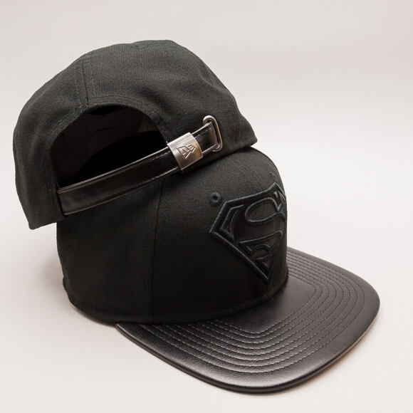 Kšiltovka New Era Character Tone Superman Black Strapback