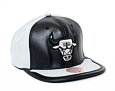 Kšiltovka Mitchell & Ness - Day One Snapback - Chicago Bulls - Black-Grey