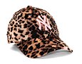 Dámská Kšiltovka New Era 9FORTY Womens MLB Leopard Velour New York Yankees Camel / Wild Rose Pink
