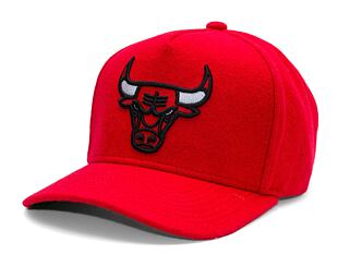 Kšiltovka Mitchell & Ness - Chicago Bulls - Kicking Wool Pro Strapback - Red