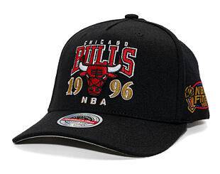 Kšiltovka Mitchell & Ness - NBA Championship Classic Red 1996 - Chicago Bulls - Black