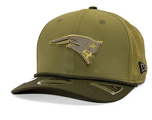 Kšiltovka New Era - NFL25 "Salute to Service" - 9SEVENTY Stretch-Snap - New England Patriots