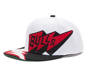 Kšiltovka Mitchell & Ness FAST TIMES SNAPBACK CHICAGO BULLS White